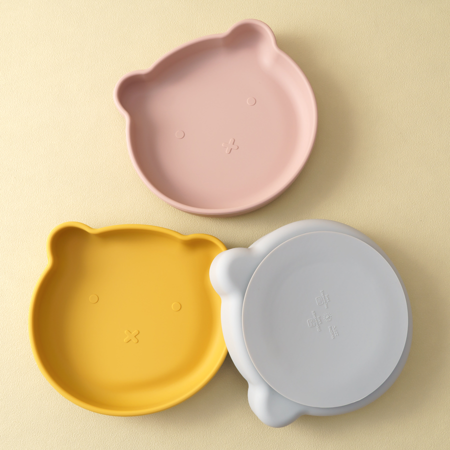 Baby Food Utensils - 1PC シリコーンベビー食器吸引ダイニングプレート漫画クマの形のベビープレート食べるトレーニング離乳食収納子供食器