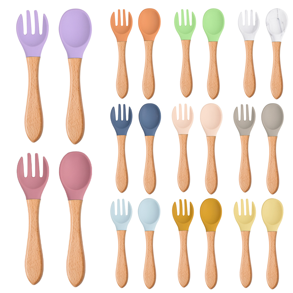 Baby Food Utensils - 2 ピース/セットベビーシリコーンスプーンフォーク木製ハンドルベビー授乳食器幼児幼児授乳アクセサリー食器