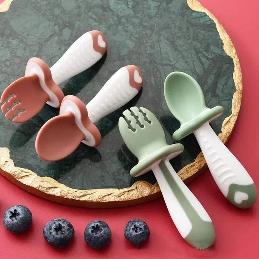 ベビースプーンフォークシリコーン子供用食器セット授乳ベビー食 - Baby Food Utensils のレビューと価格
