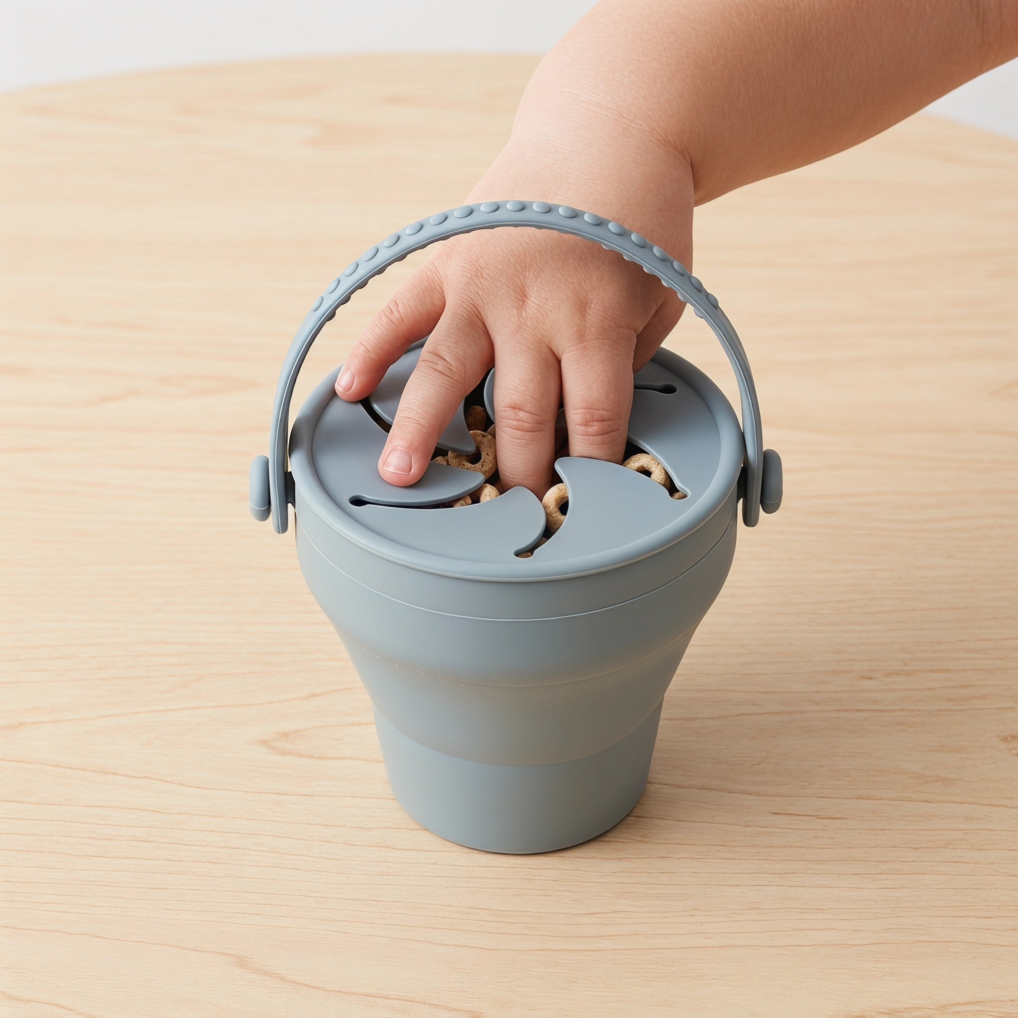 幼児用スナックカップ シリコン製 折りたたみ式スナック容器  - Snack Cup Toddler のレビューと価格