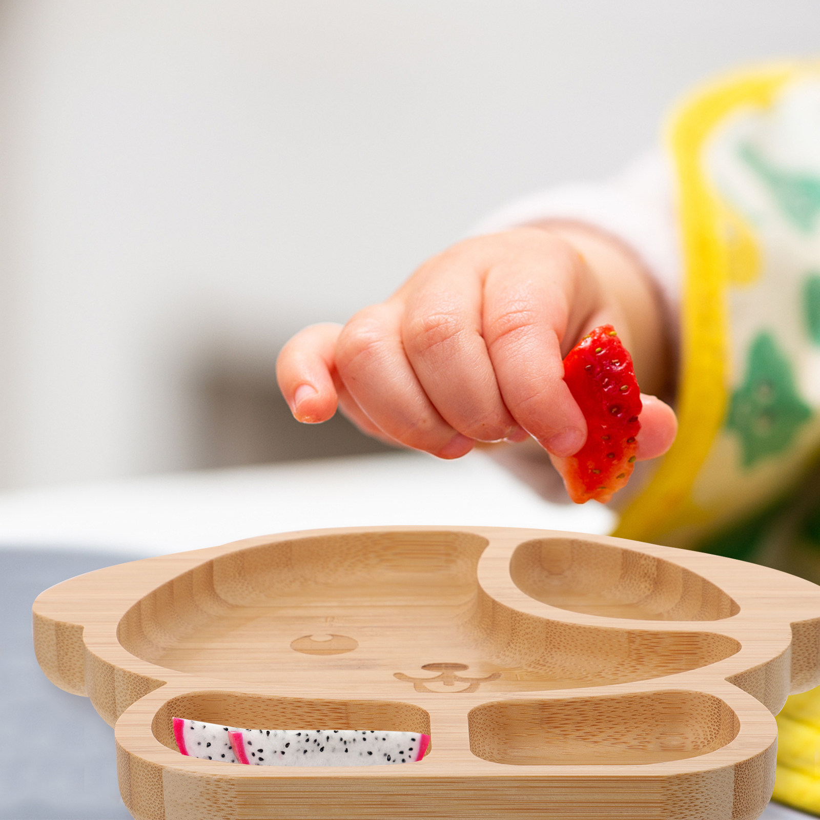 吸盤付きシリコン竹製ディナートレイ、子供用木製フードサービン - Baby Food Dogs のレビューと価格