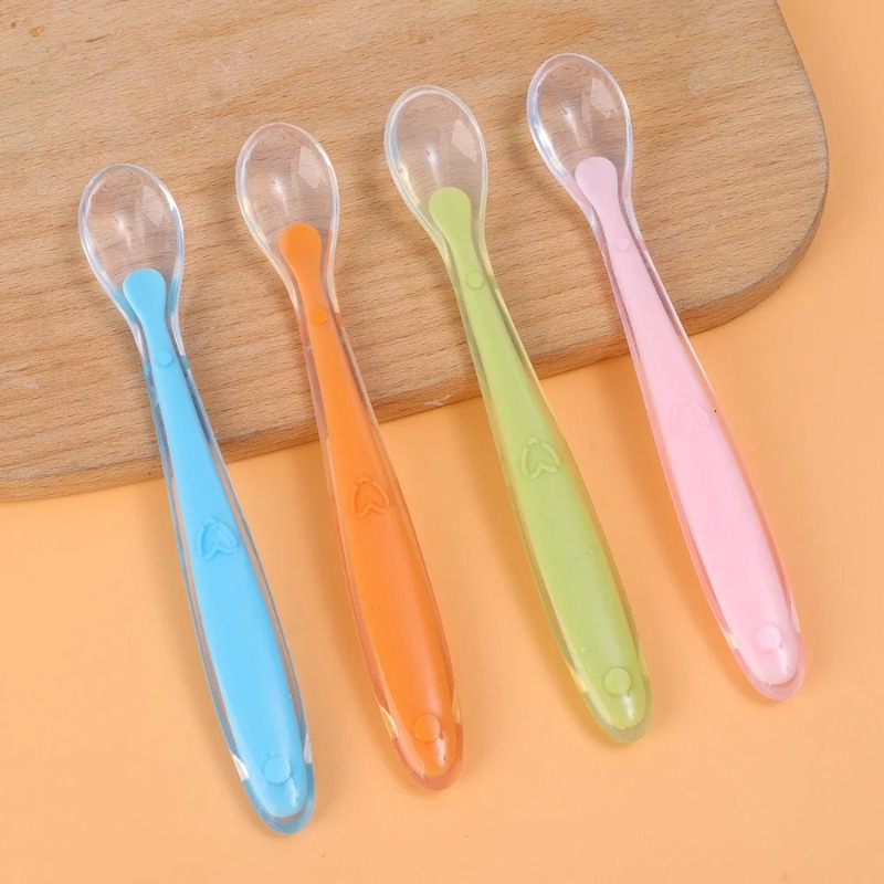 BPA フリーベビーシリコーンスプーン第一段階幼児ソフトスプ - Baby Food Utensils のレビューと価格